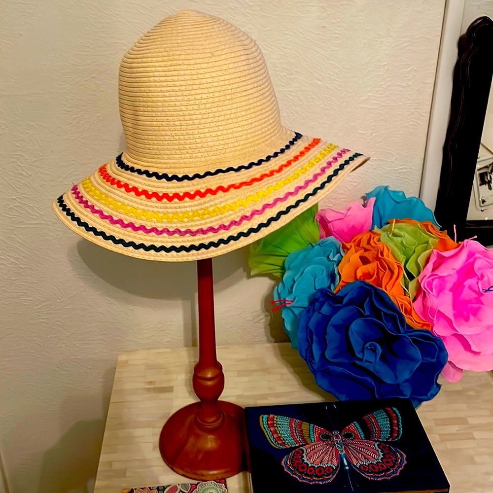 Wide brim sun hat - BCBG